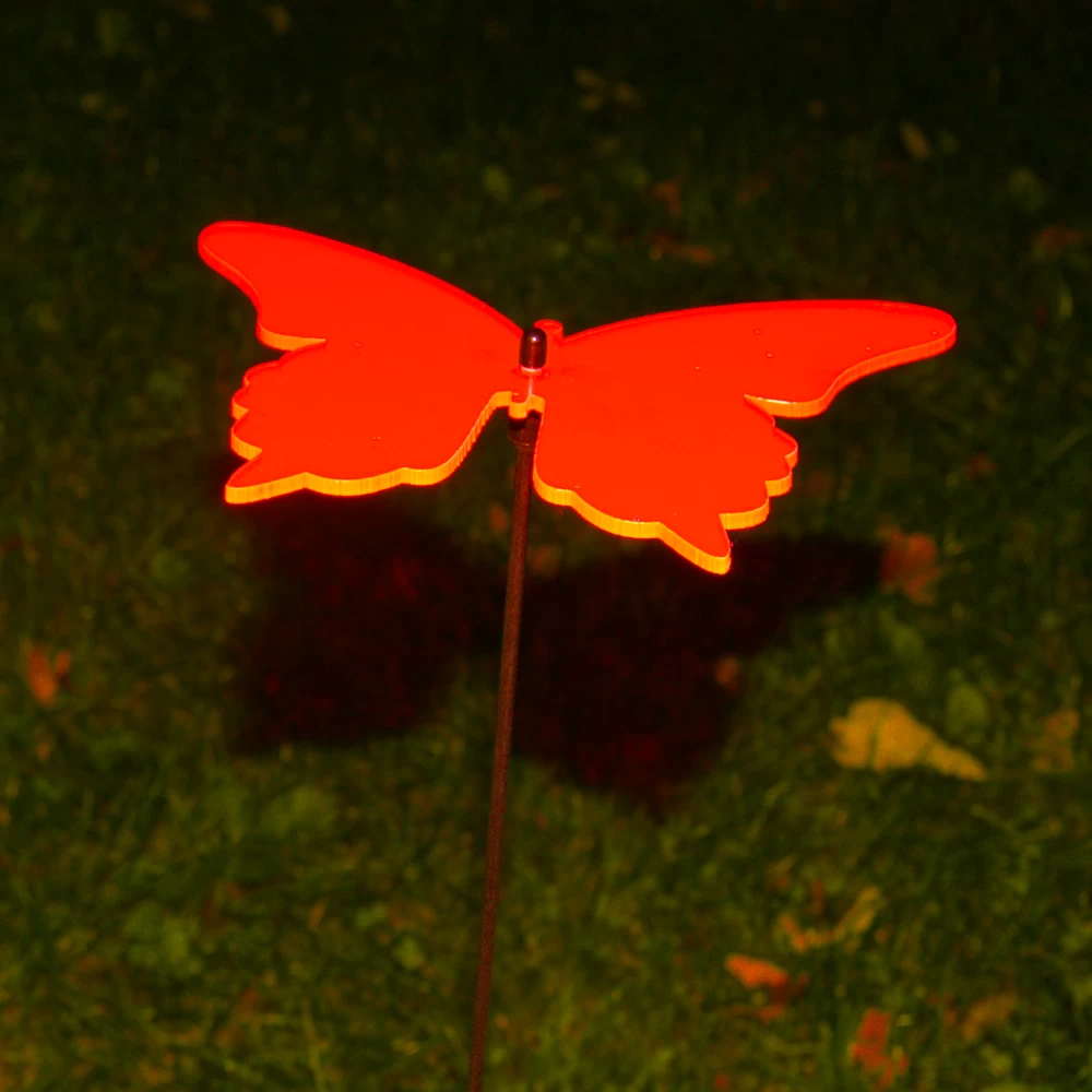 Sonnenfänger für den Garten - Schmetterling in Rot